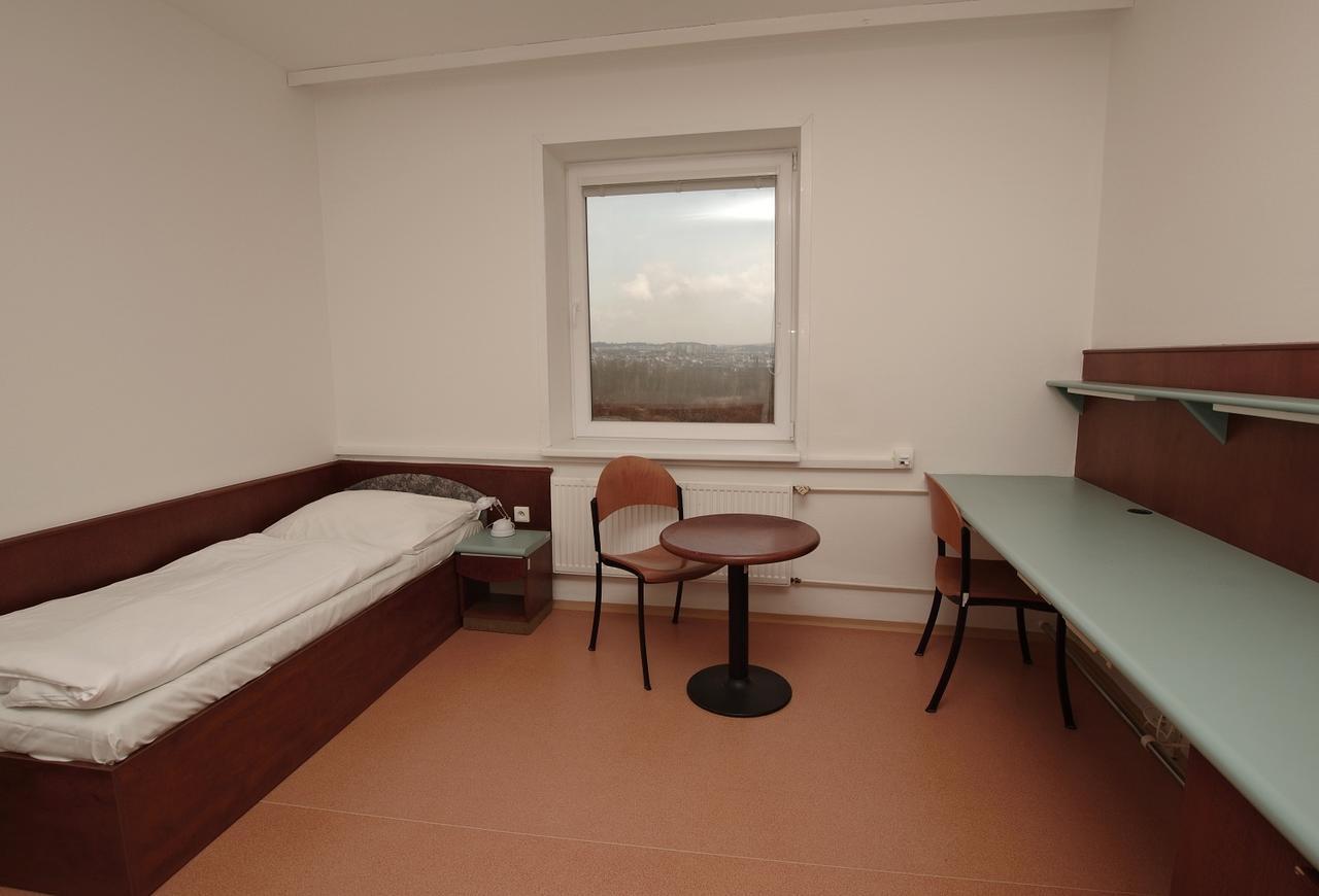 Отель Kolej Akademie Брно Экстерьер фото